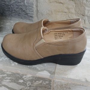 NWOB Ingaro Hayden Nurse Clugs